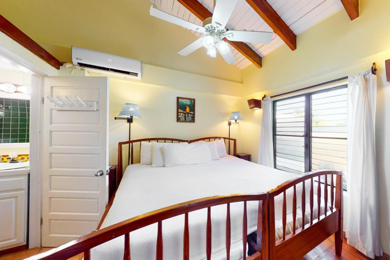 Condo #27 @ Beachside Villas Dangriga Buitenkant foto