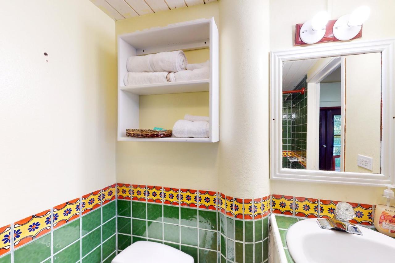 Condo #27 @ Beachside Villas Dangriga Buitenkant foto