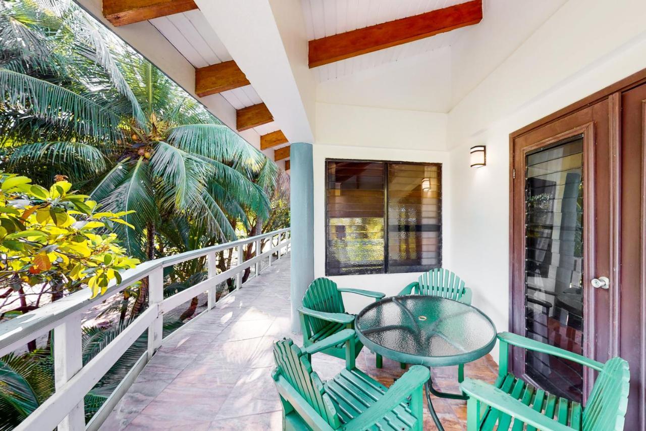 Condo #27 @ Beachside Villas Dangriga Buitenkant foto