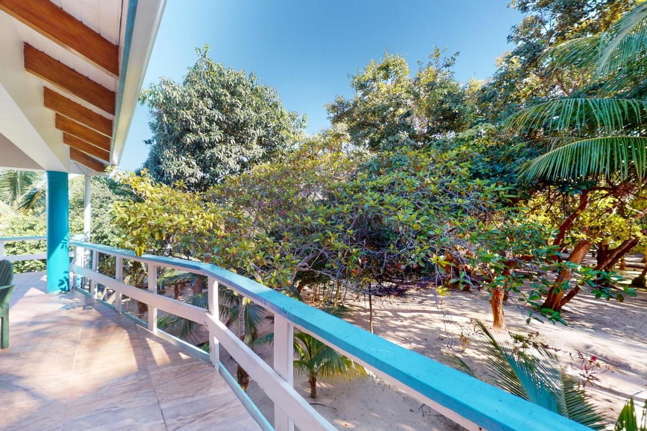 Condo #27 @ Beachside Villas Dangriga Buitenkant foto
