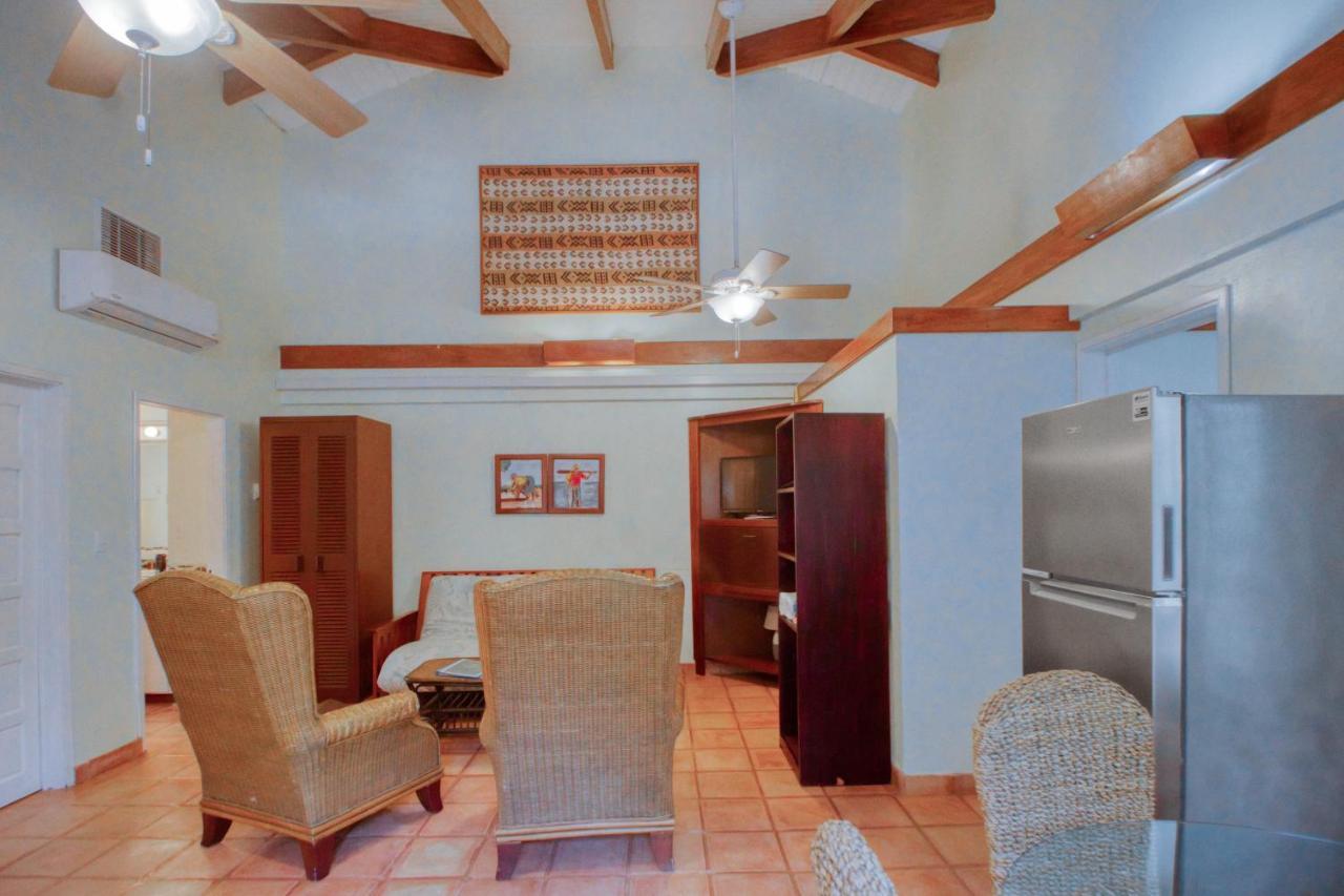 Condo #27 @ Beachside Villas Dangriga Buitenkant foto