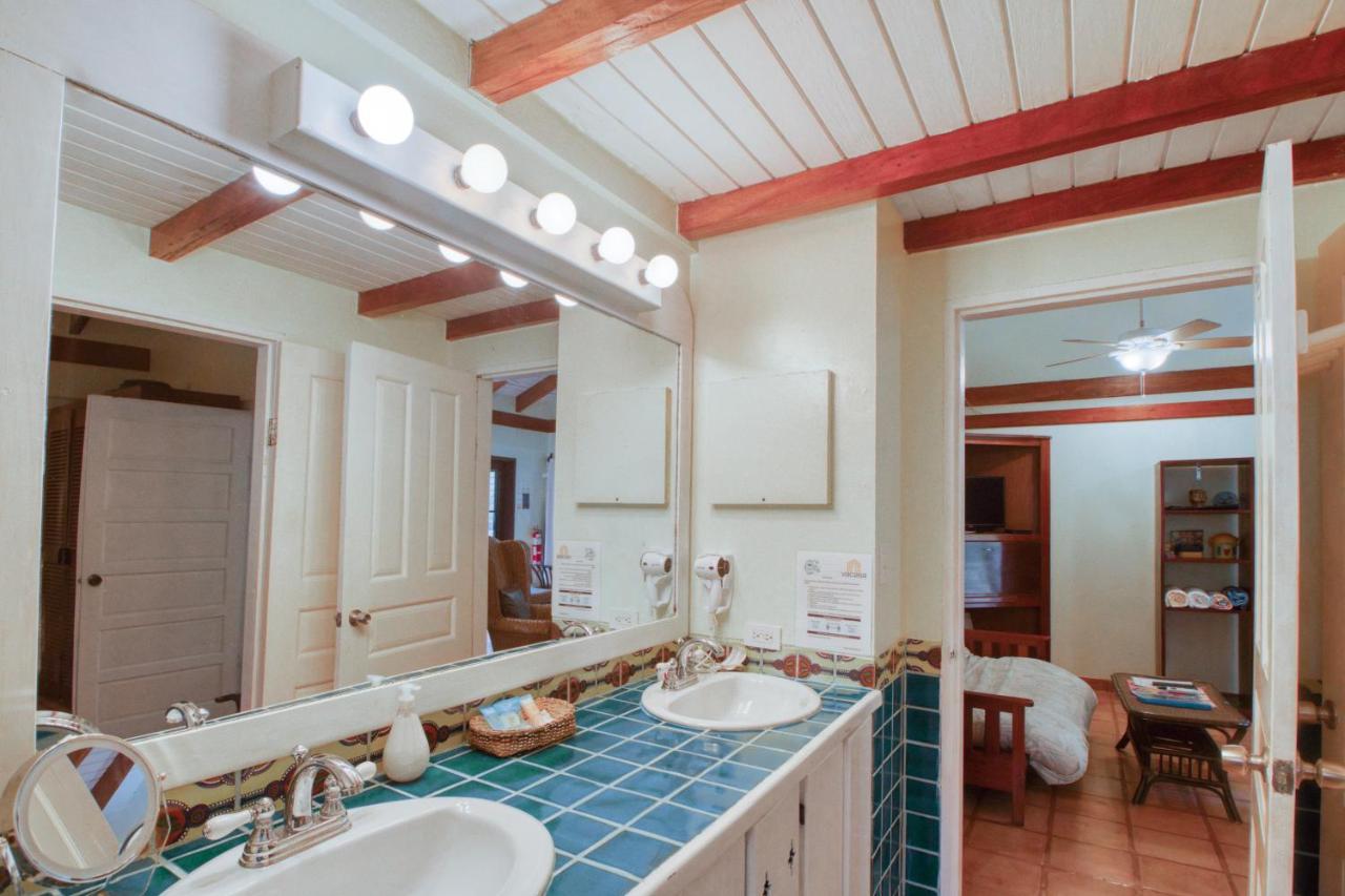 Condo #27 @ Beachside Villas Dangriga Buitenkant foto